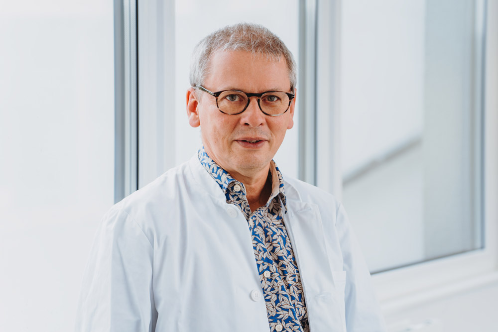 Dr. Hans-Peter Hobbach